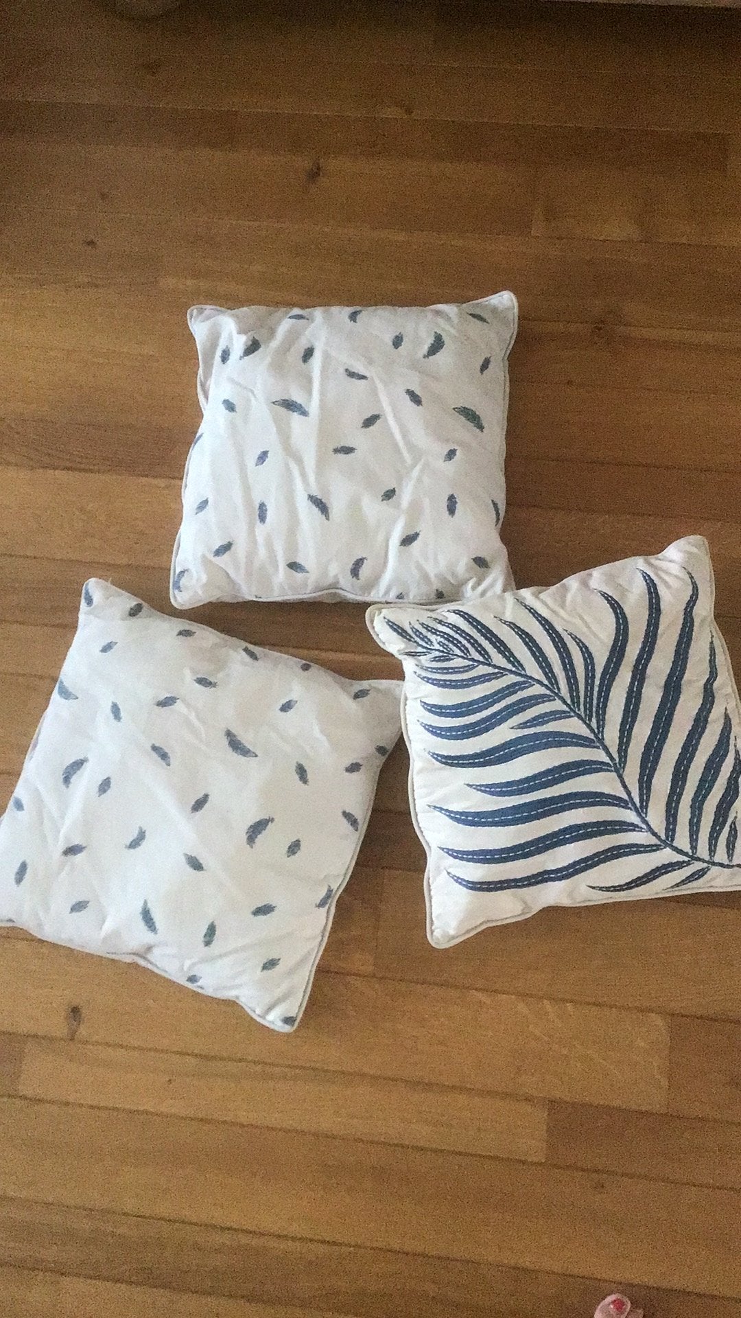 Te koop 3 woonkussens, Huis en Inrichting, Woonaccessoires | Kussens, Ophalen of Verzenden, Zo goed als nieuw, Vierkant, Overige merken