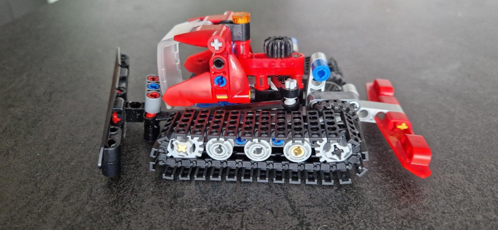 Leuke sneeuwschuiver van lego technic, Lego, Compleet, Ophalen of Verzenden, Zo goed als nieuw