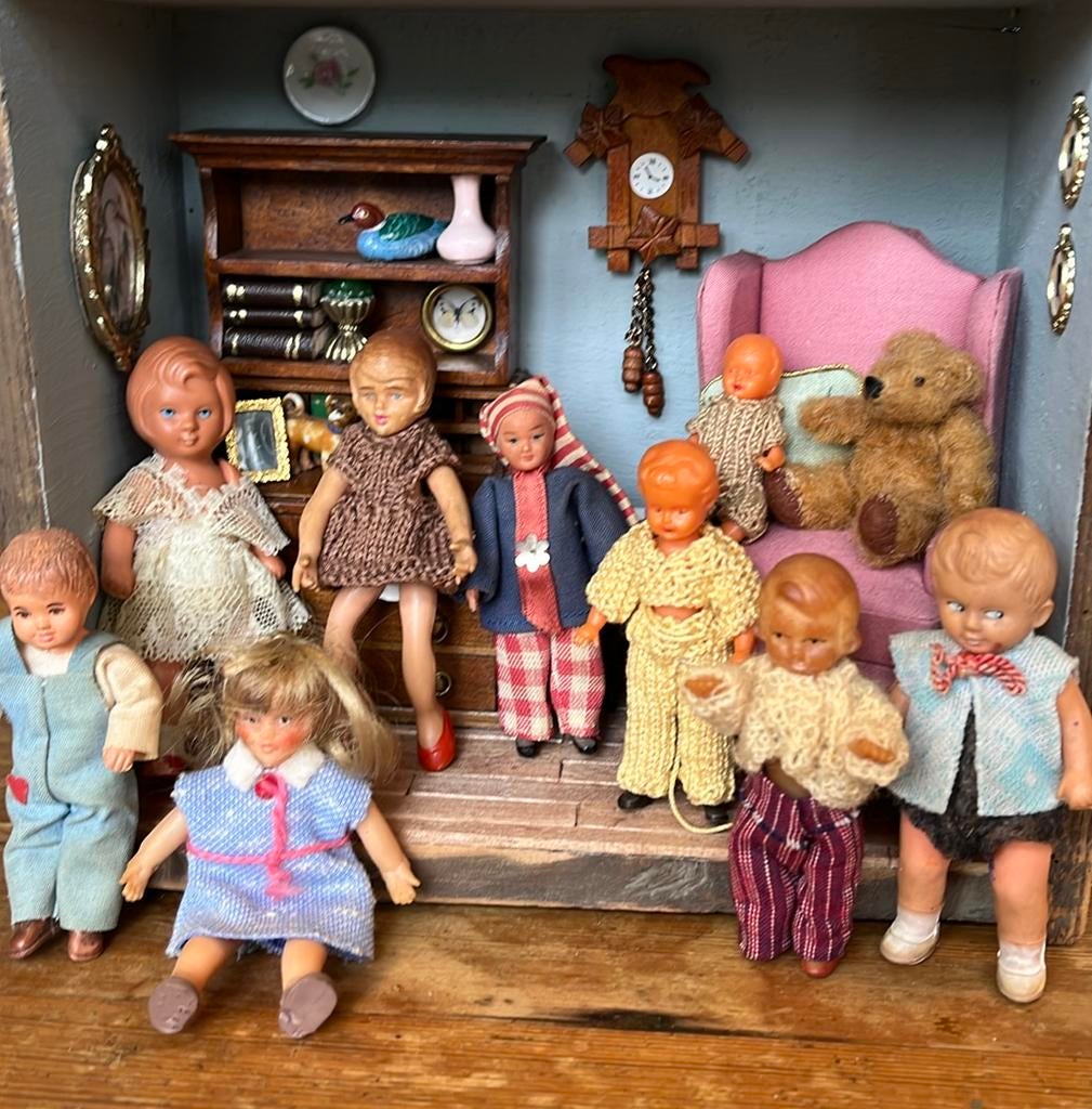 Poppetje voor poppenhuis allerlei, Ophalen of Verzenden, Gebruikt, Poppenhuis