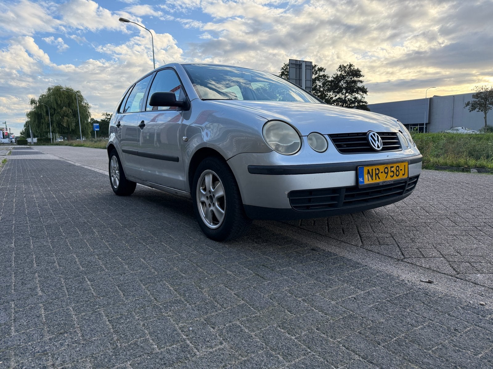 Volkswagen Polo Grijs APK APRIL 2027, Voorwielaandrijving, Stof, Zwart, Elektrische ramen