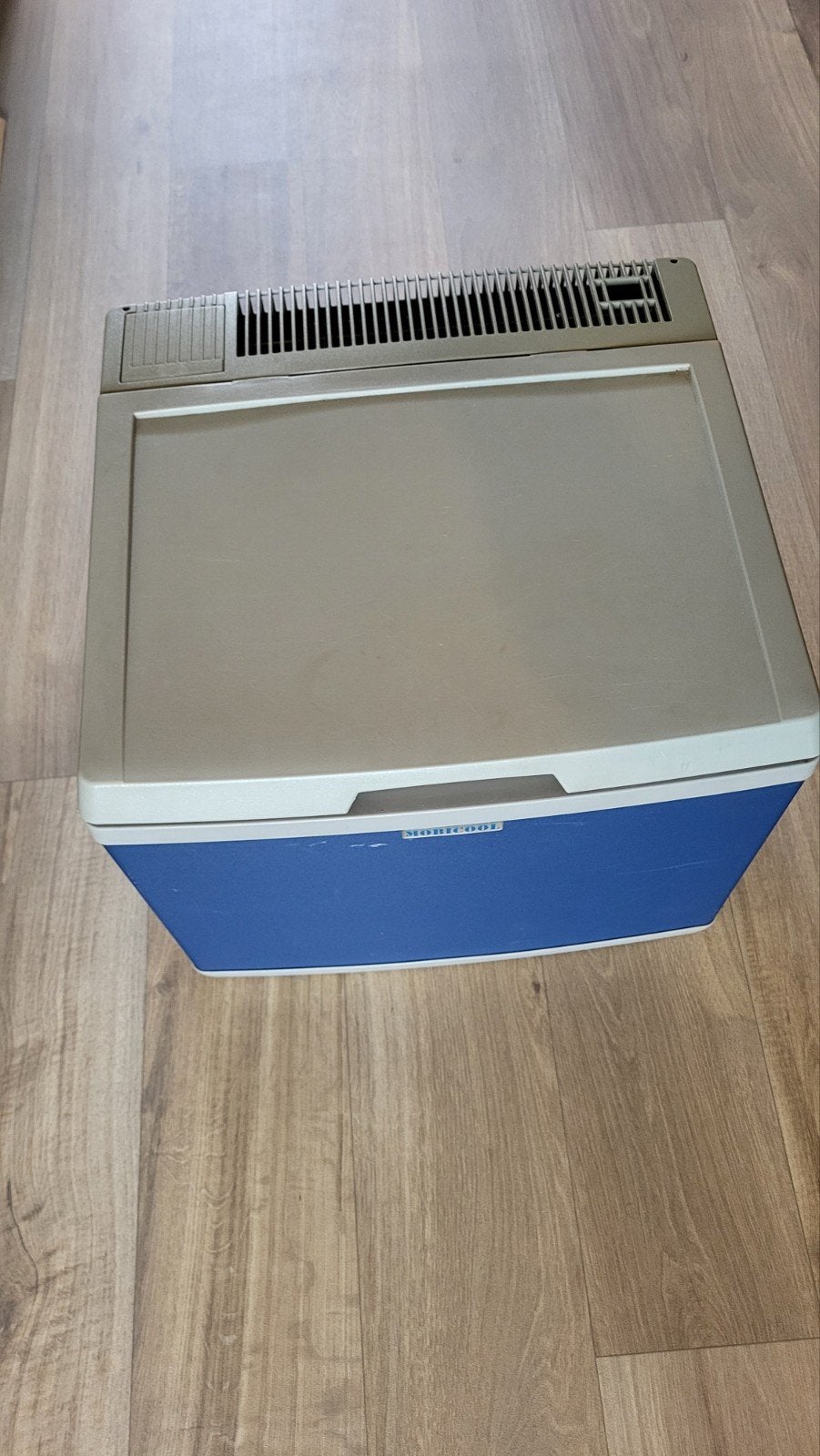 Mobicool Koelbox - 40 Liter - Ideaal voor Camping of auto, Ophalen, Minder dan 75 liter, Zonder vriesvak, Gebruikt