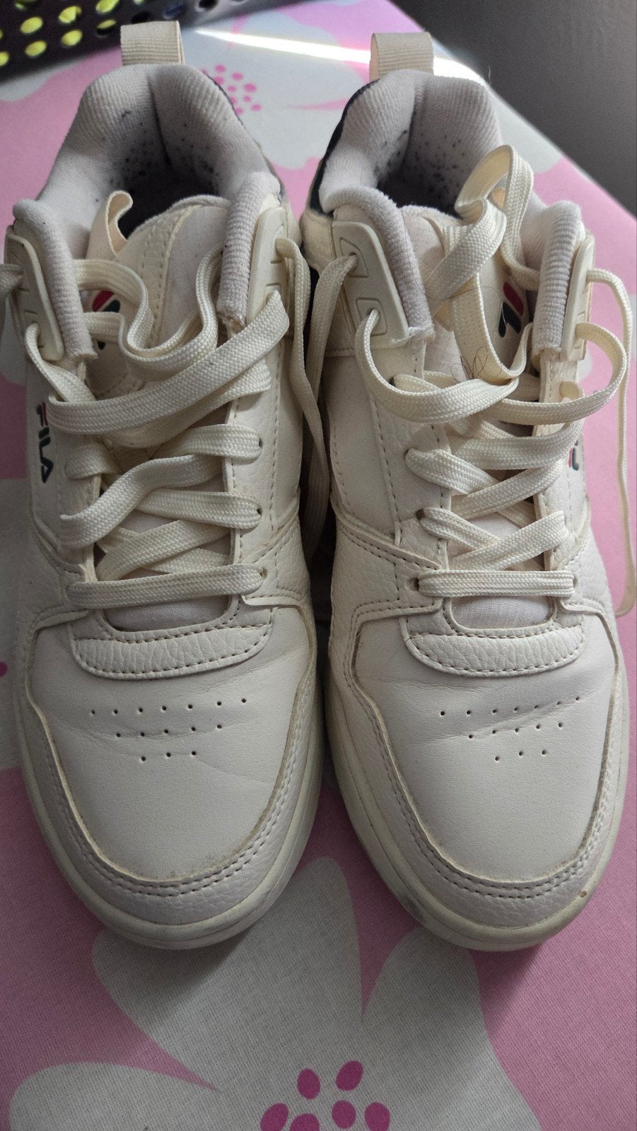 Fila  sneakers, Ophalen of Verzenden, Zo goed als nieuw, Schoenen