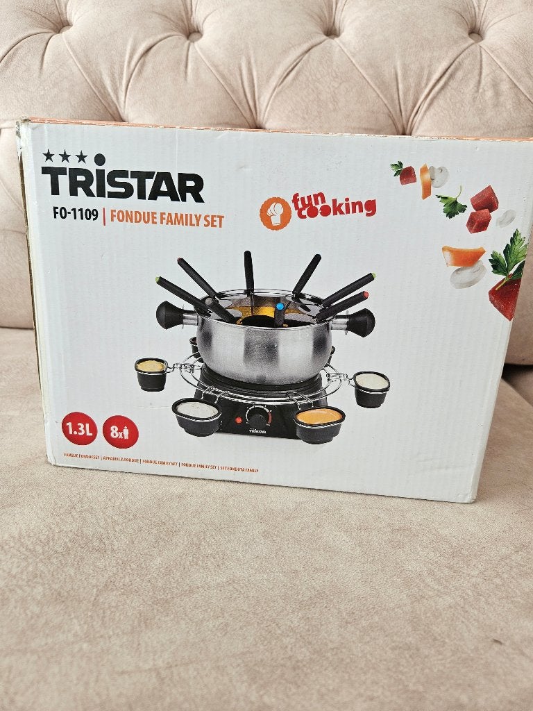 Tristar Fonduepan FO-1106 – 1.3L – 8 personen, Ophalen, Zo goed als nieuw, Overige materialen