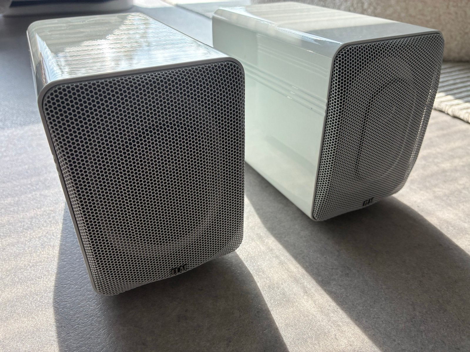 Elac 301.2 XL Compacte Luidsprekers - Wit (Paar), Audio, Tv en Foto, Zo goed als nieuw, Minder dan 60 watt, Front, Rear of Stereo speakers