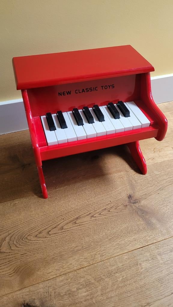 New Classic Toys Houten Speelgoedpiano Rood, Ophalen, Gebruikt, Jongen of Meisje