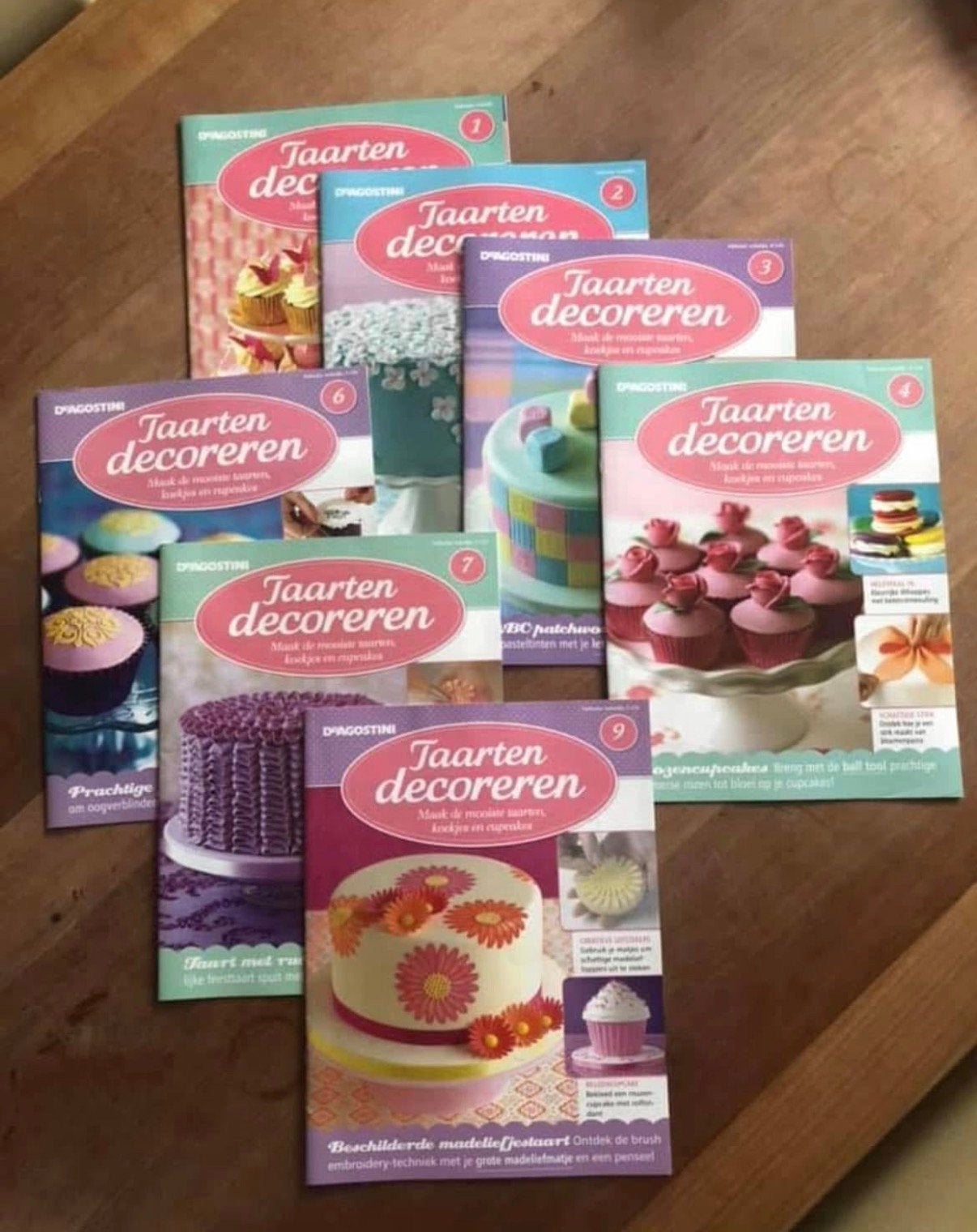 7x tijdschrift “taarten decoreren”, Hobby en Vrije tijd, Ophalen of Verzenden, Zo goed als nieuw, Taarten, Boek of Tijdschrift