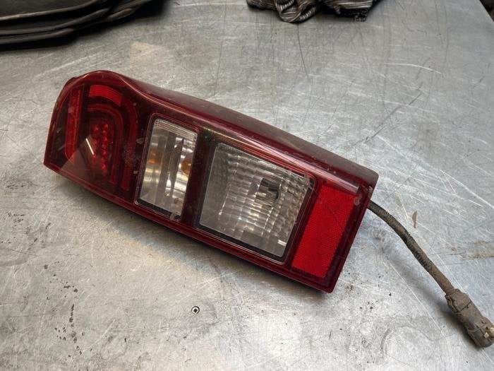 Achterlicht rechts van een Isuzu D-MAX, Gebruikt, -, Overige automerken, -