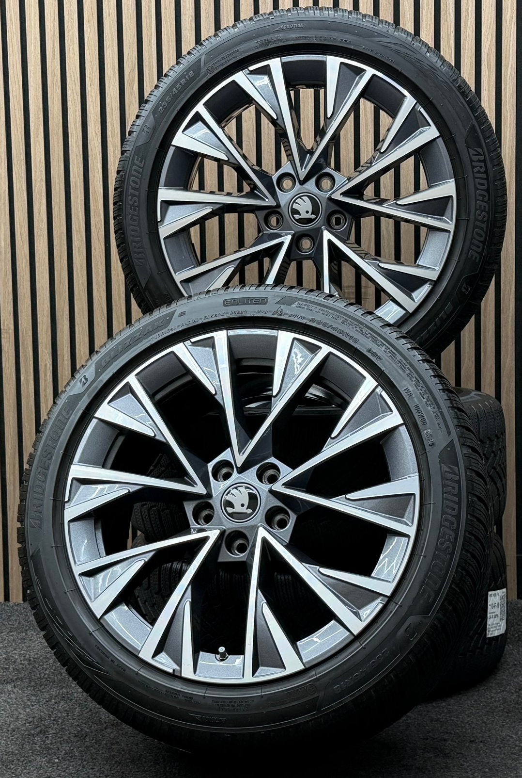 Originele 18 inch Skoda Superb Dofida 5x112 Bridgestone 2025, Ophalen, 18 inch, ., Banden en Velgen