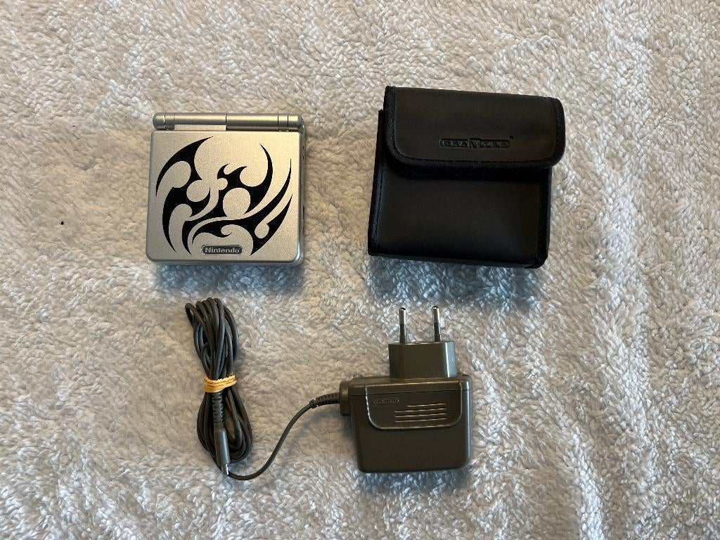 Nintendo GameBoy Advance SP tribal, Ophalen of Verzenden, Zo goed als nieuw, Game Boy Advance SP