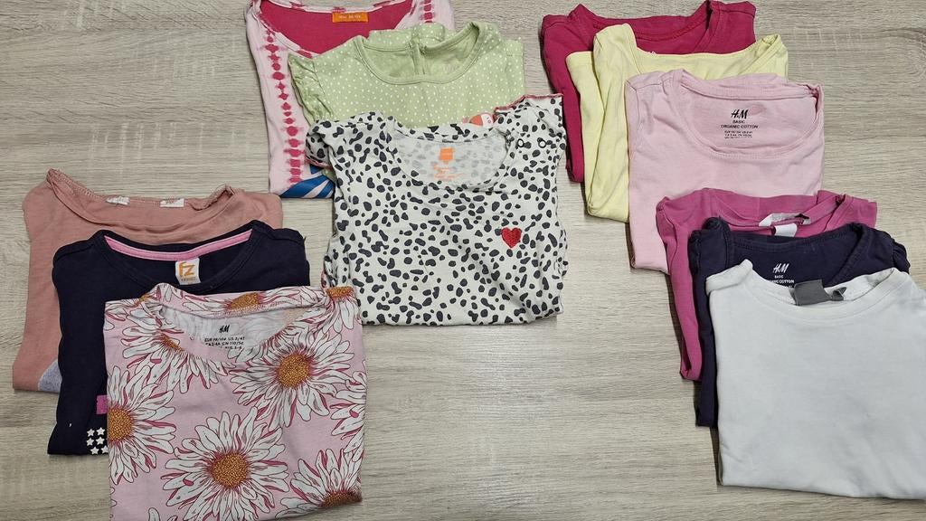 T Shirts meisje maat 98 - 12 stuks, Kinderen en Baby's, Kinderkleding | Maat 98, Meisje, Ophalen of Verzenden, Zo goed als nieuw