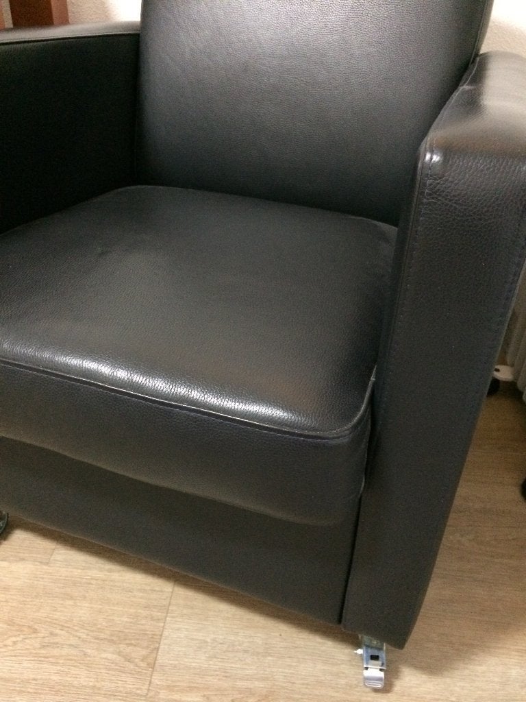 Design Fauteuil z.g.a.n. Leder Blauw t.e.a.b., Huis en Inrichting, Fauteuils, Ophalen, Design, 75 tot 100 cm, Zo goed als nieuw
