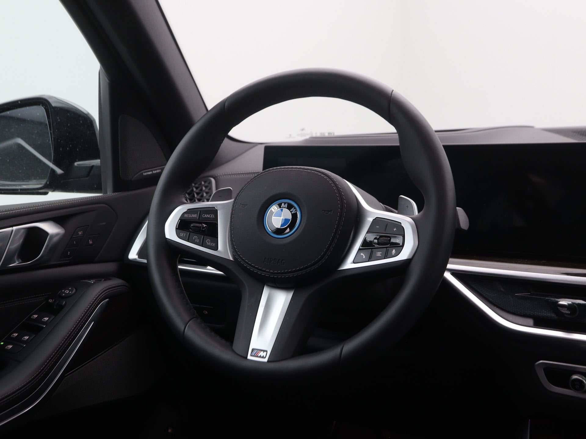 BMW X5 xDrive50e M Sport Pro SoH 100% (bj 2025, automaat), Auto's, Gebruikt, 2395 kg, Met garantie (alle), Overige brandstoffen