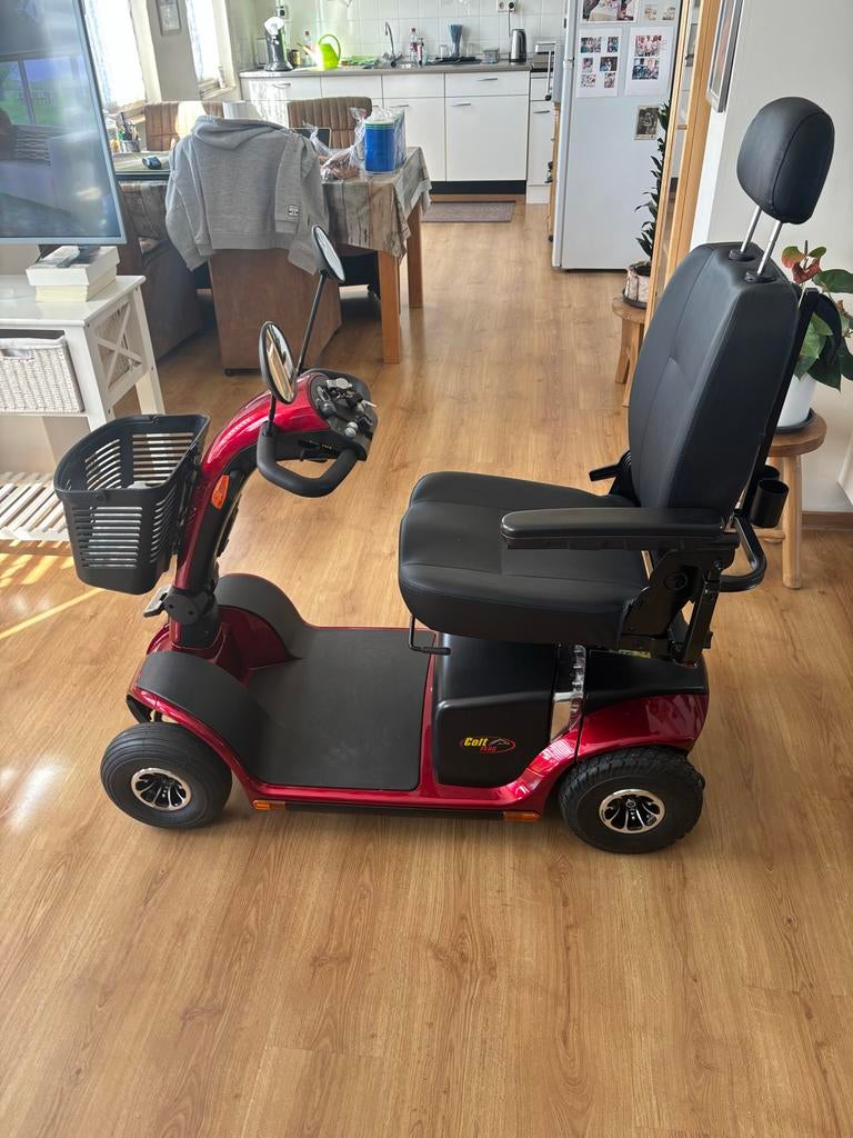 Scootmobiel rood, Ophalen, Zo goed als nieuw, 46 km of meer, 16 km/u of meer
