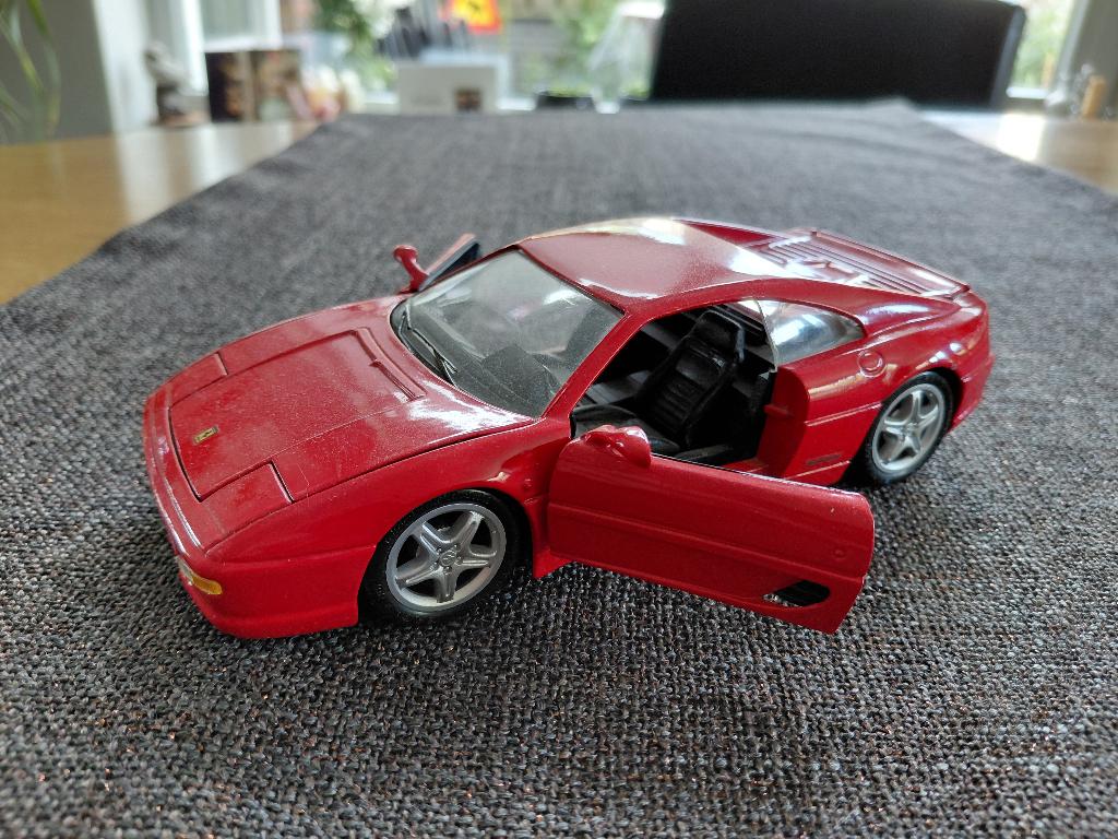 Maisto 1/24 ferrari f355, Hobby en Vrije tijd, Modelauto's | 1:24, Ophalen of Verzenden, Gebruikt, Auto, Maisto