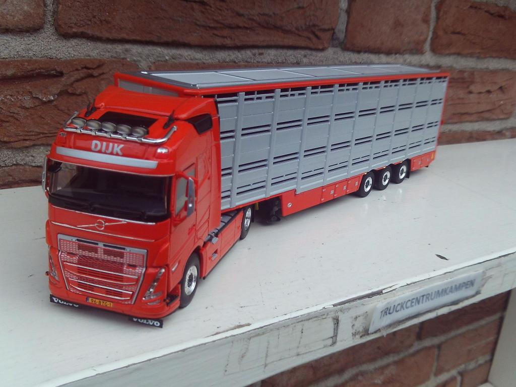 WSI  Volvo  FH5  Globetrotter  van  van  Dijk., Ophalen of Verzenden, Nieuw, Bus of Vrachtwagen, Wsi
