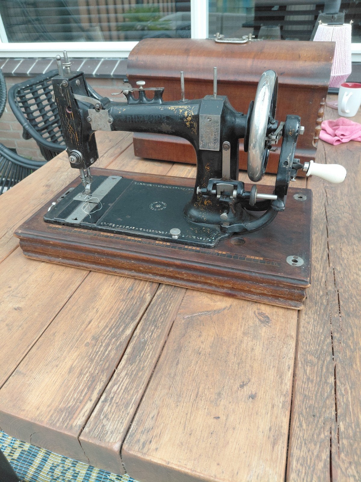 Antieke naaimachine, Antiek en Kunst, Ophalen