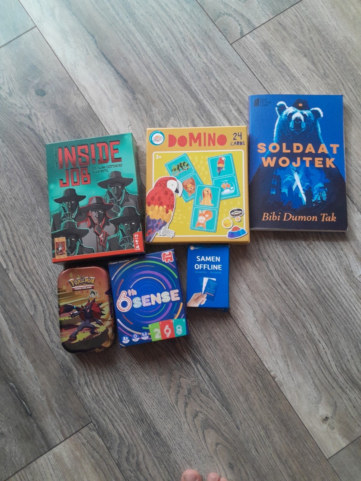 Diverse spellen en boek: Inside Job, Domino, Soldaat Wojtek, Ophalen, Gebruikt, Verschillende uitgevers, Vijf spelers of meer