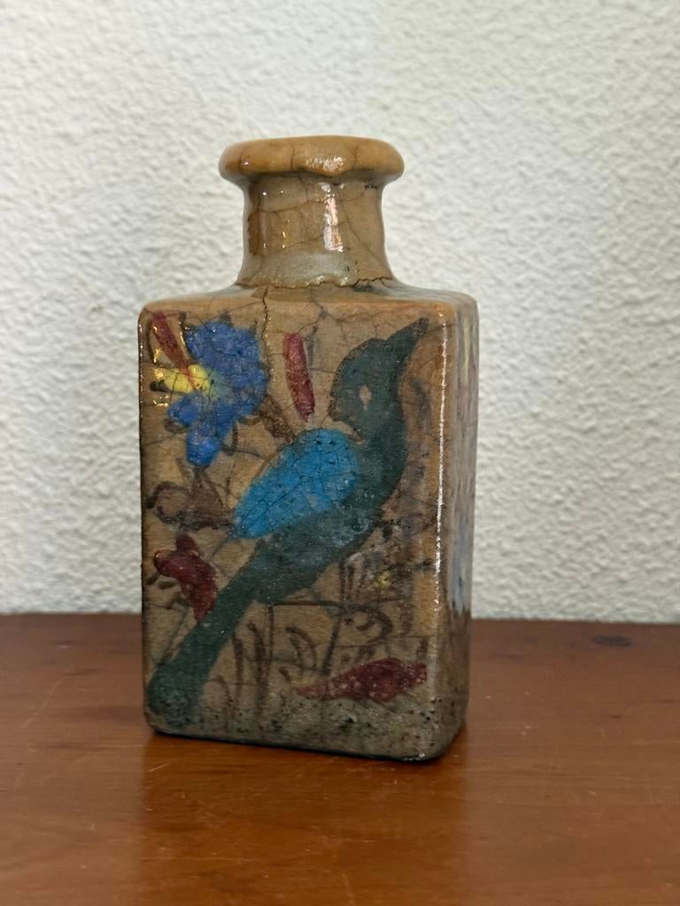 Antieke  vaasje met vogel en bloemen uit de qajar periode, Verzenden