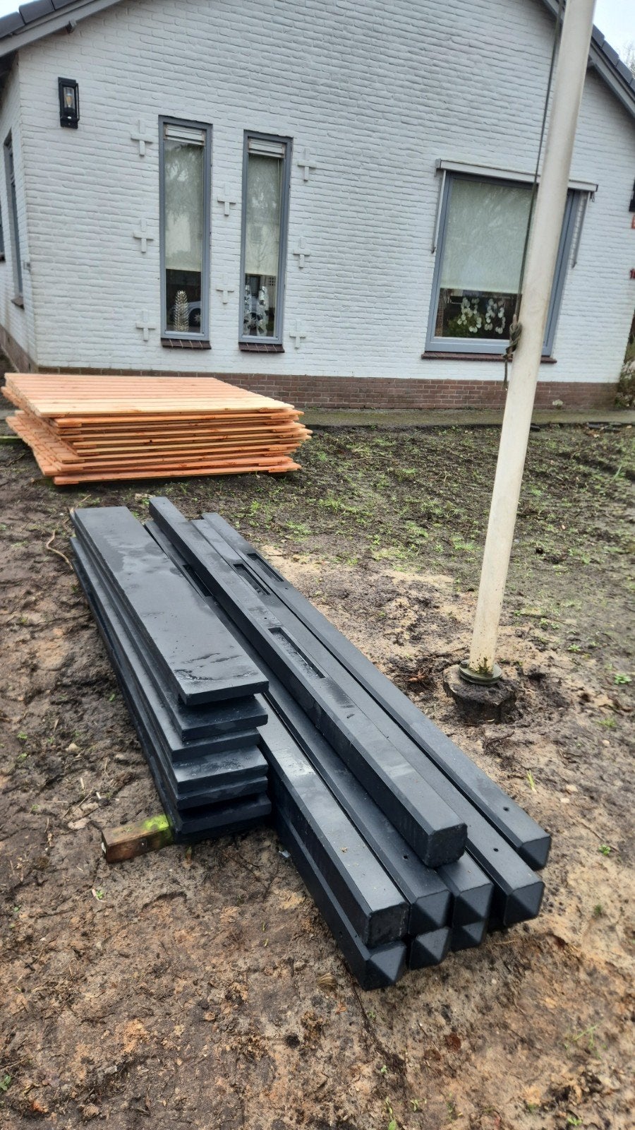 60 betonpalen en onderplaten nieuw, Tuin en Terras, Schuttingen, Ophalen of Verzenden, Nieuw, Hout, Minder dan 3 meter