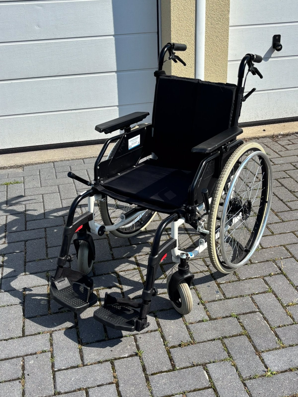 Rolstoel Dietz Caneo , nu helft van de prijs , nieuwstaat, Meer info ☎️0️⃣6️⃣➖2️⃣0️⃣9️⃣0️⃣1️⃣0️⃣4️⃣0️⃣, Duitsland , Adres: Reutäckerstraße 12, 76307 Karlsbad, Duitsland