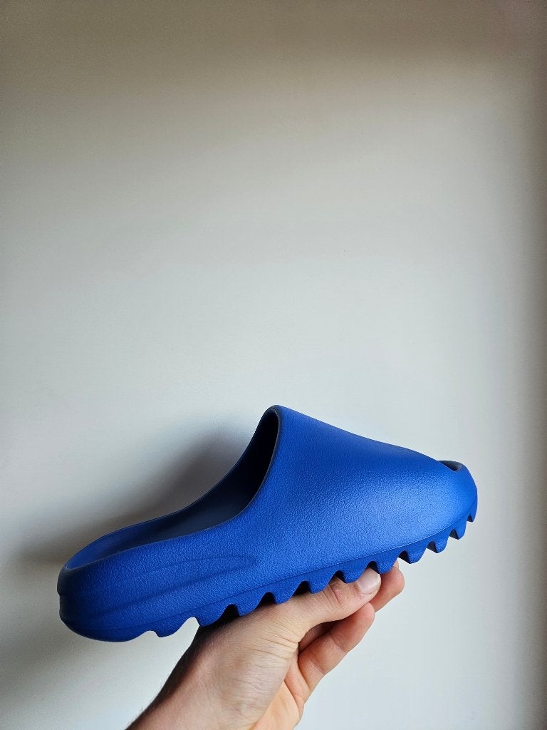 Yeezy Slide Azure 42 & 44 1/2, Slippers, Blauw, Nieuw, Ophalen of Verzenden