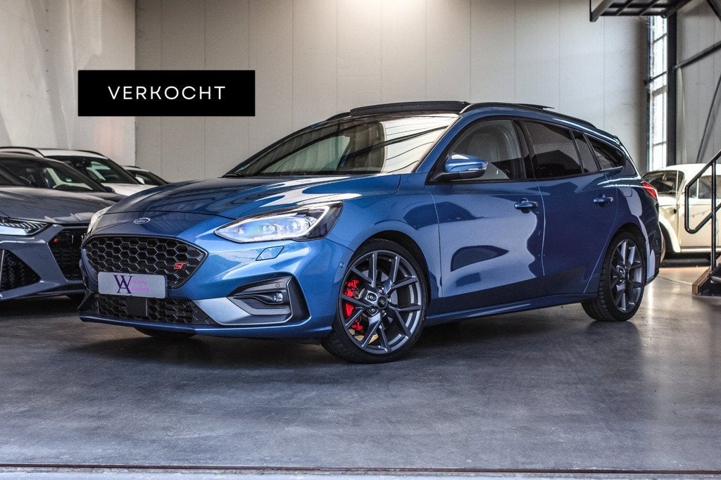 Ford Focus Wagon 2.3 EcoBoost ST-3 *Pano*B&O*Keyless*Camera*, Auto's, Ford, Gebruikt, Zwart, 4 cilinders, Blauw