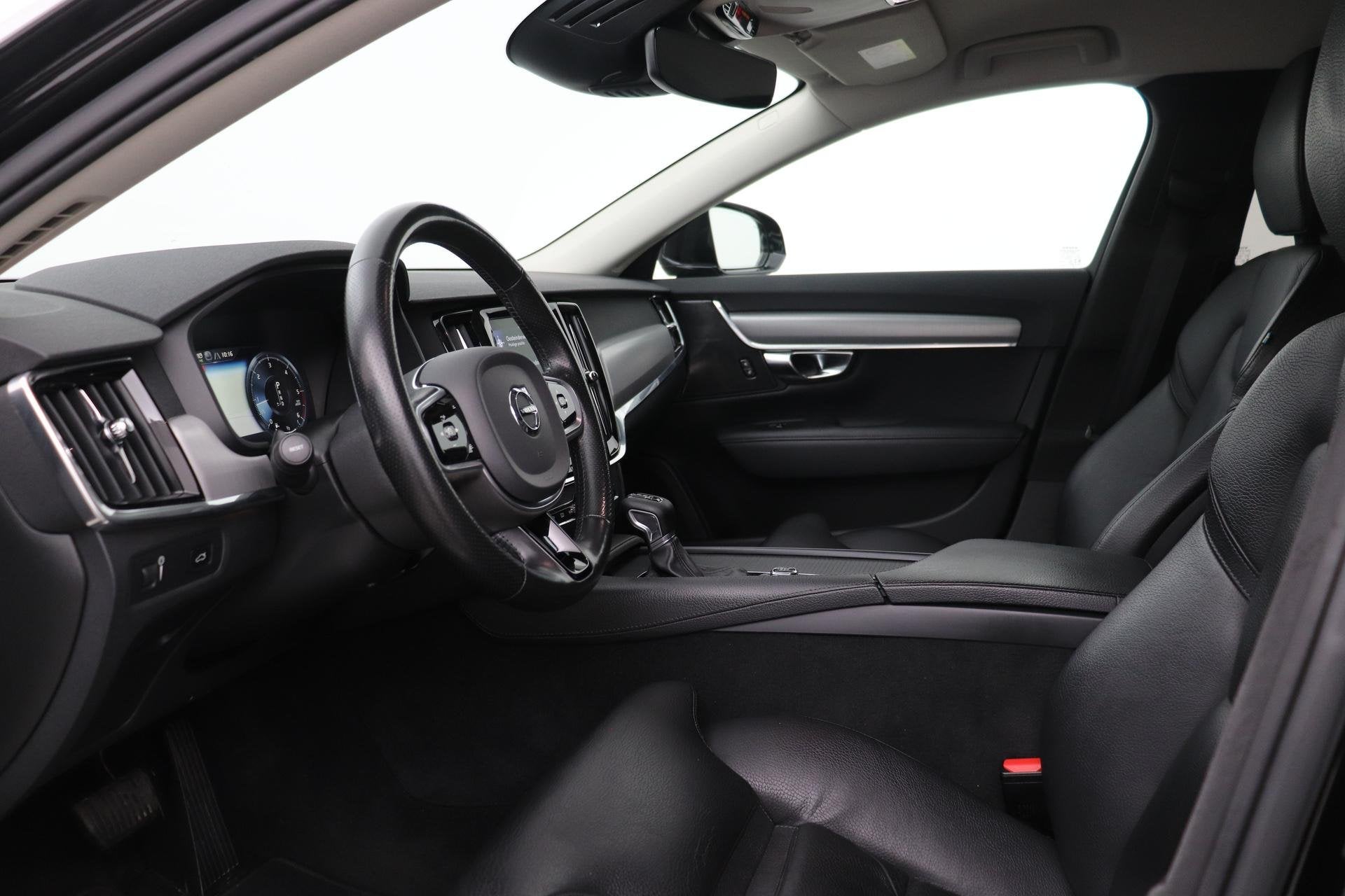 Volvo V90 D4 Momentum Pro | Trekhaak | harman/kardon | Camer, Auto's, Volvo, Euro 6, 1969 cc, Zwart, Leder