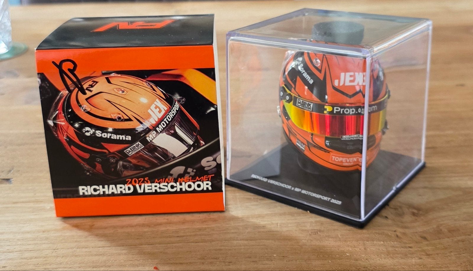 Richard Verschoor Formule 2,  Helm 1:4 ( hand gesigneerd ), Ophalen of Verzenden, Nieuw, Formule 1