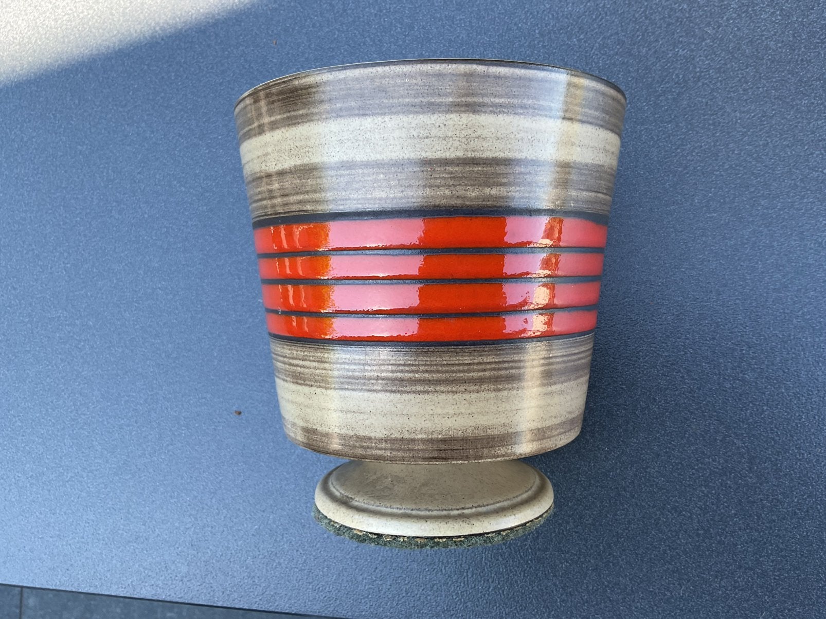 VINTAGE BLOEMPOT OP VOET, Overige materialen, Gebruikt, Rond, Ophalen of Verzenden