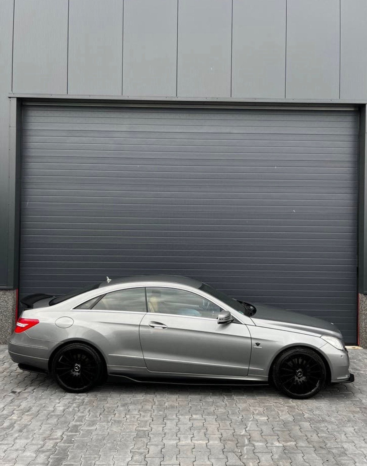 Mercedes-Benz E-Klasse E350cgi Coupe Aut7 W212 2010 Grijs, Auto's, Automaat, Achterwielaandrijving, 1800 kg, 4 stoelen