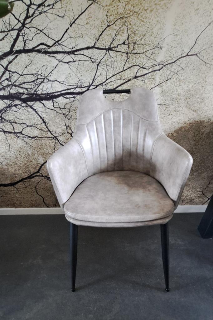 Set van 4 comfortabele eetkamerstoelen - Grijs, Huis en Inrichting, Stoelen, Ophalen, Gebruikt, Grijs, Vier