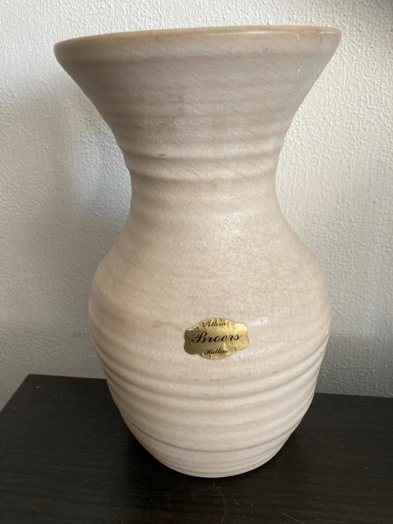 Beige vaas jaren 70 ribbelstructuur Potterie Broers Hattem, Antiek en Kunst, Ophalen of Verzenden