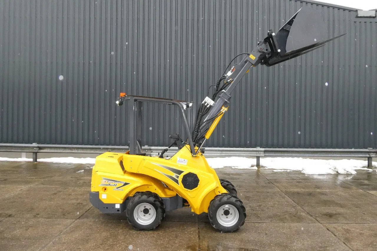 Eurotrac T11 shovel Weinig uren! DEMO (bj 2024), Wiellader of Shovel