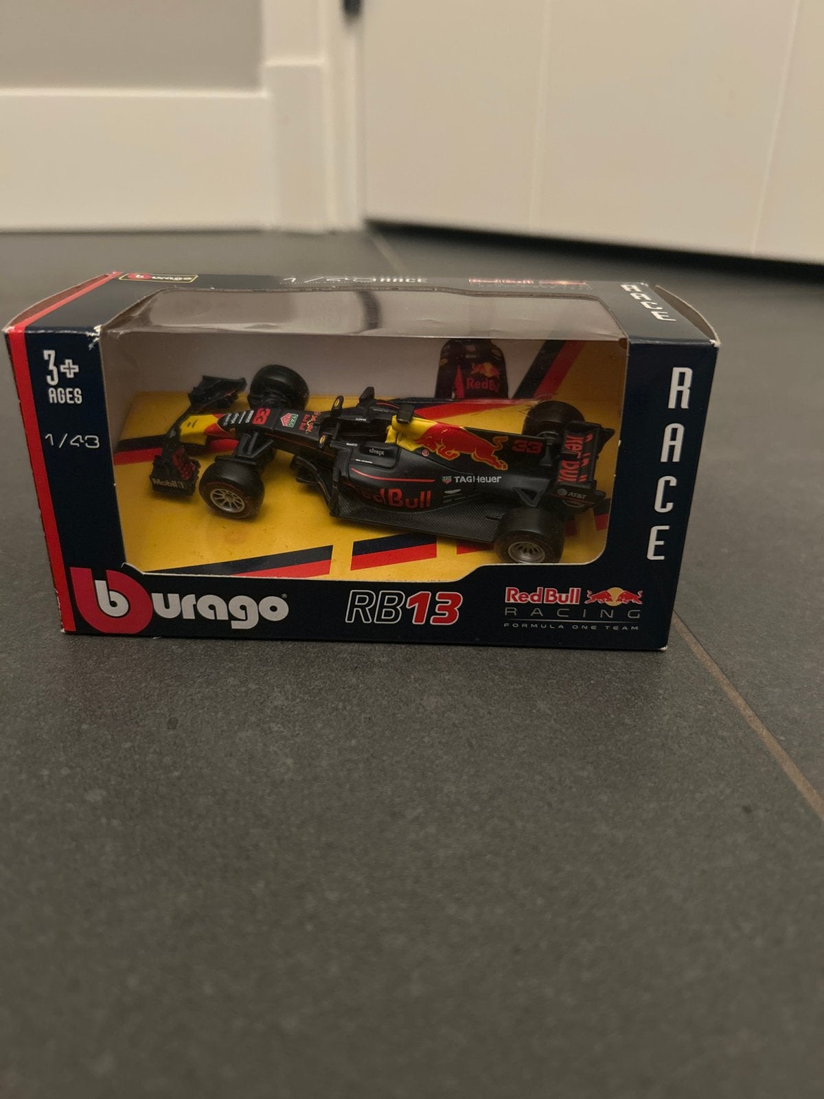 Burago Red Bull RB13 Formule 1 modelauto 1:43, Ophalen of Verzenden, Nieuw, Overige typen