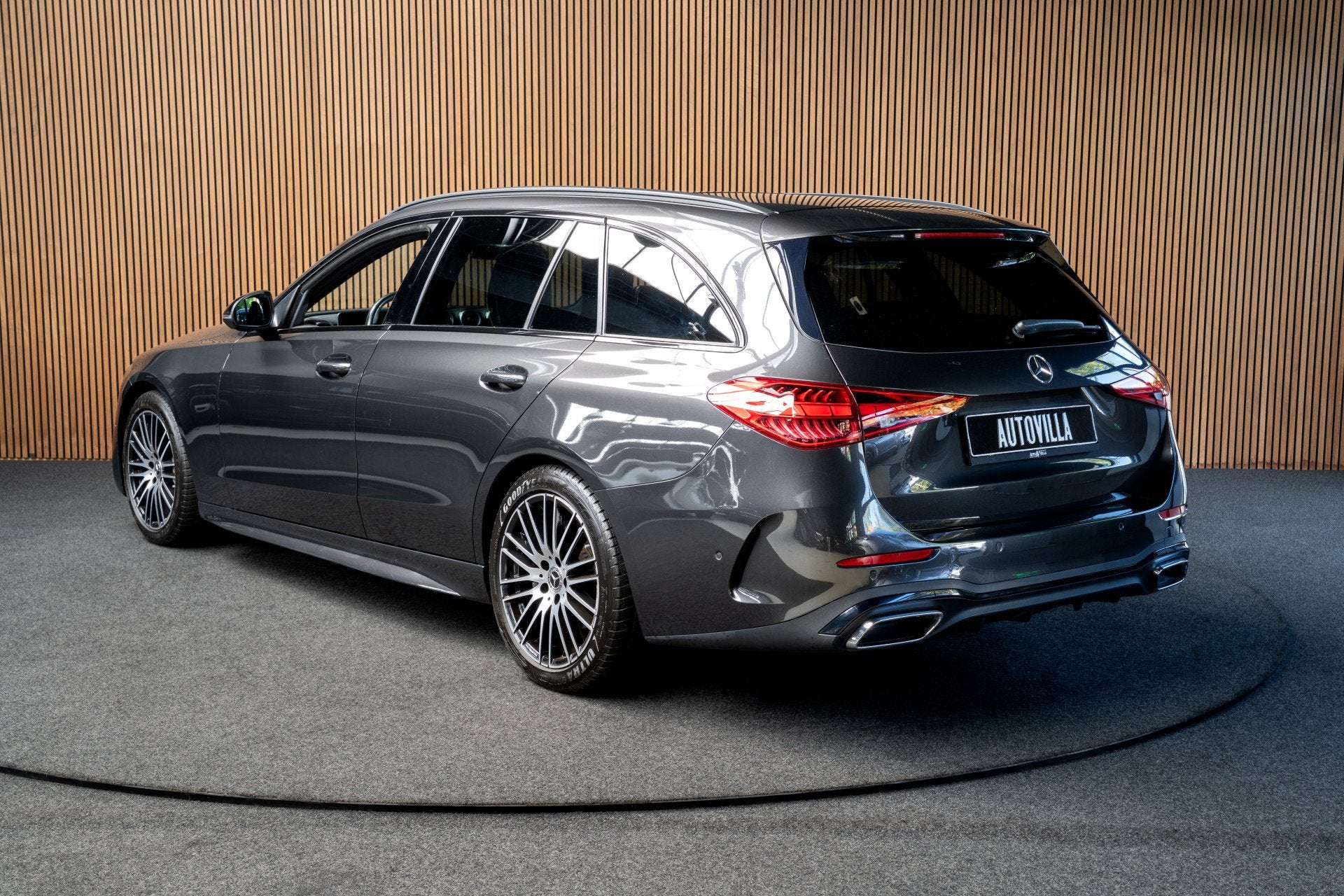 Mercedes-Benz C-Klasse Estate 180 AMG Line Leer Camera Navi, Automaat, Dealer onderhouden, Gebruikt, Zwart