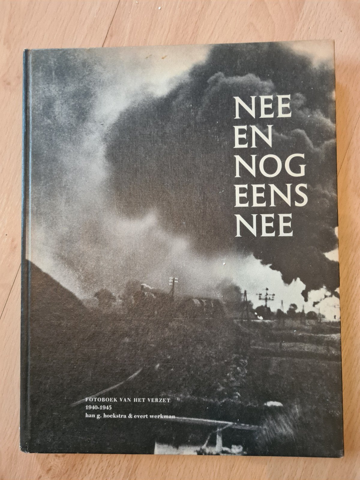 Boek oorlog nee en nog eens nee, Ophalen of Verzenden, Tweede Wereldoorlog, Zo goed als nieuw, Overige onderwerpen