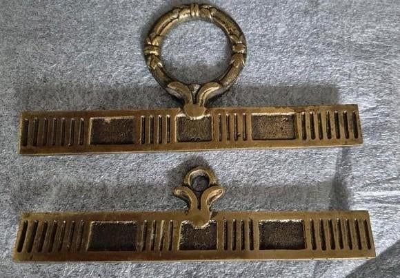 Beslag - ornament voor een schellekoord messing, Hobby en Vrije tijd, Borduren en Borduurmachines, Ophalen of Verzenden, Gebruikt