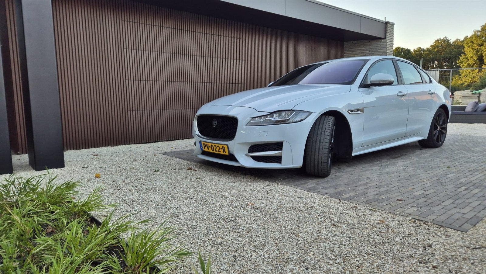 Jaguar XF 2.0D 132KW/180PK Aut8 2016 Wit SLECHTS 128.000 KM, Automaat, Achterwielaandrijving, 4 cilinders, 2000 kg