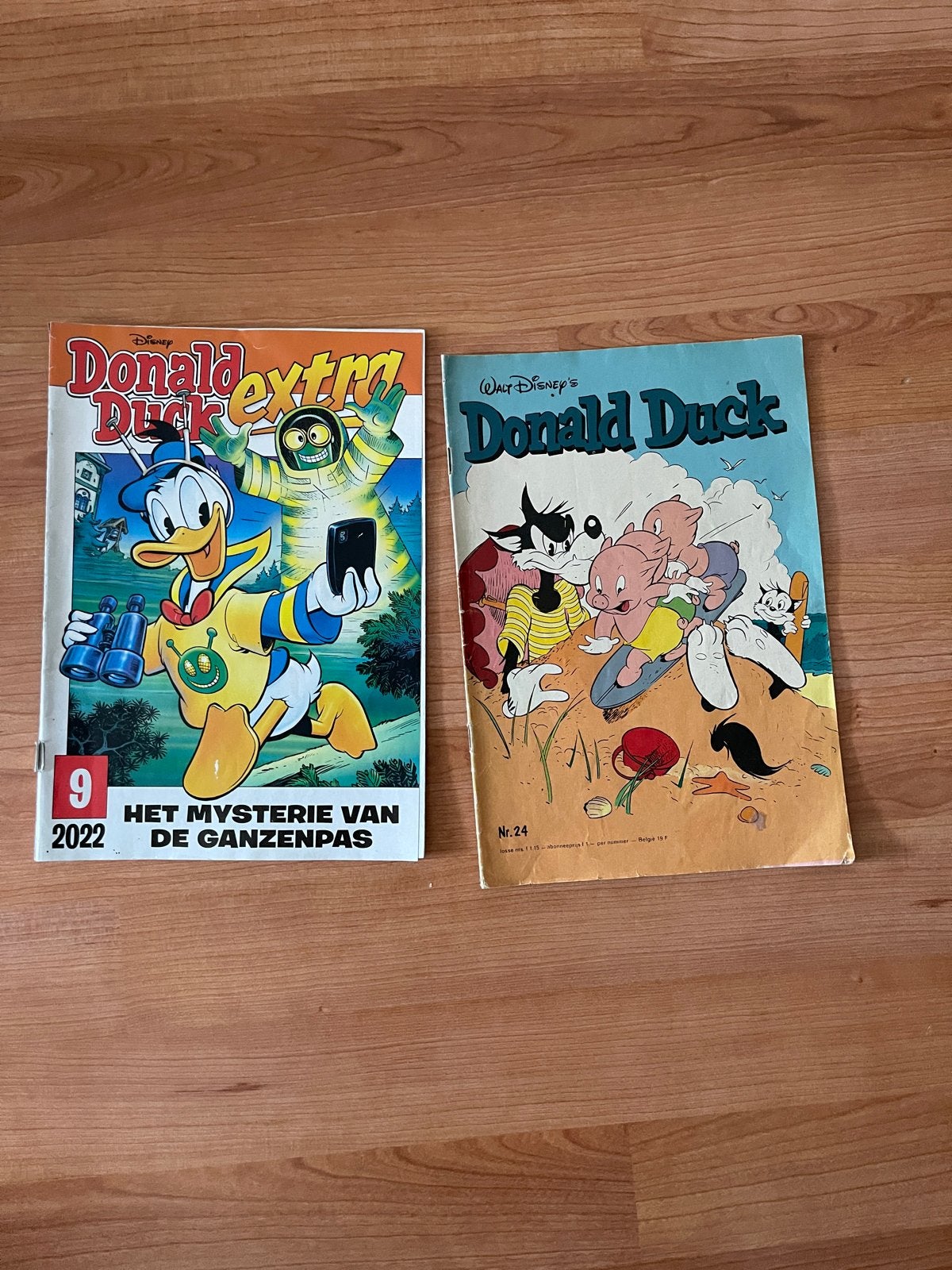 Donald Duck Extra en Donald Duck Nr. 24 Stripboeken, Meerdere stripboeken, Ophalen of Verzenden, Gelezen