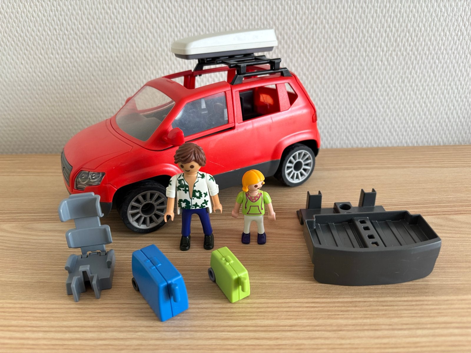 Playmobil Gezinswagen met figuren en accessoires, Ophalen of Verzenden, Gebruikt