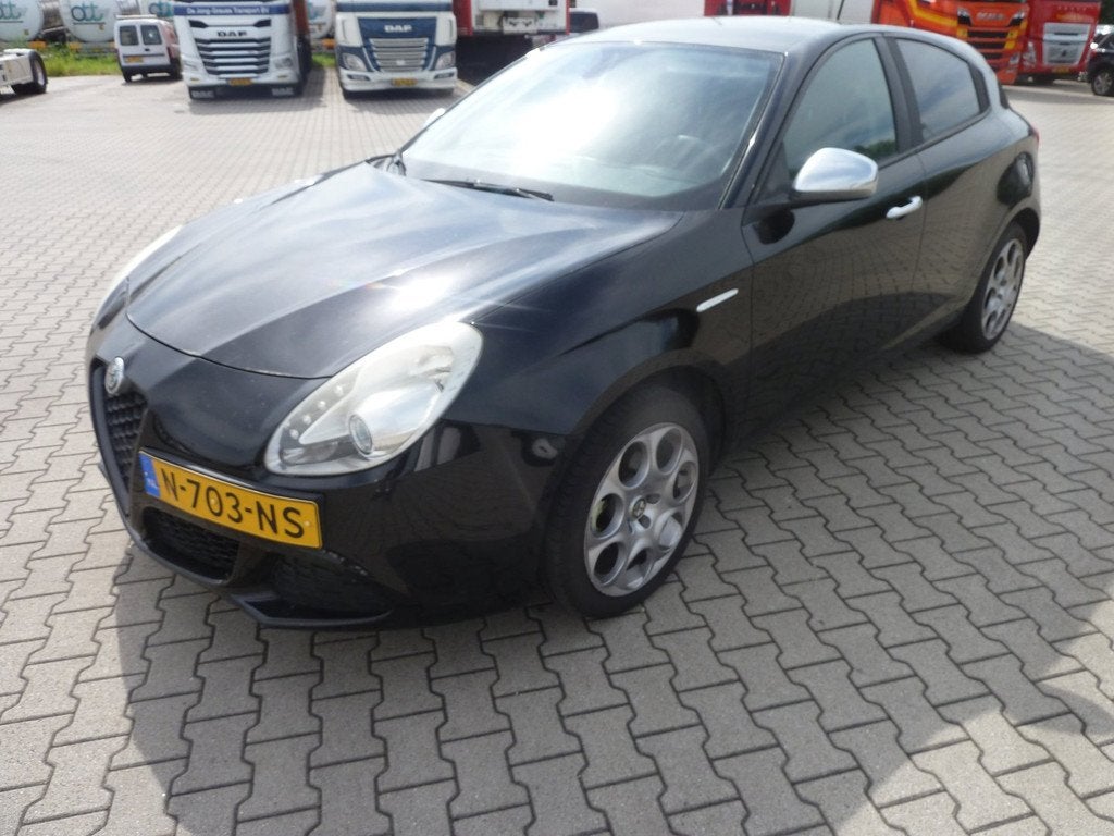 Alfa Romeo Giulietta 1.4 T Distinctive BESCHRIJVING LEZEN, Auto's, Voorwielaandrijving, Euro 5, Gebruikt, 4 cilinders