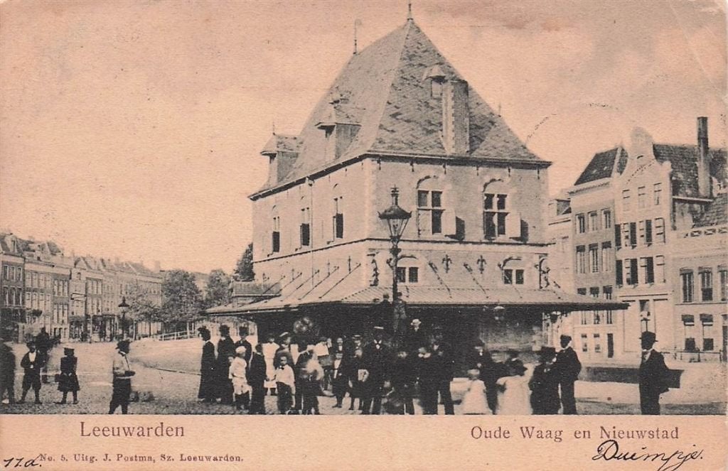 703-327-033 Leeuwarden Oude Waag en Nieuwstad, Ophalen of Verzenden, Voor 1920, Friesland