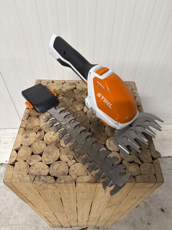 Stihl HSA 26 accu gras,- en buxus schaar 2021, Tuin en Terras, Heggenscharen, Gebruikt, Stihl