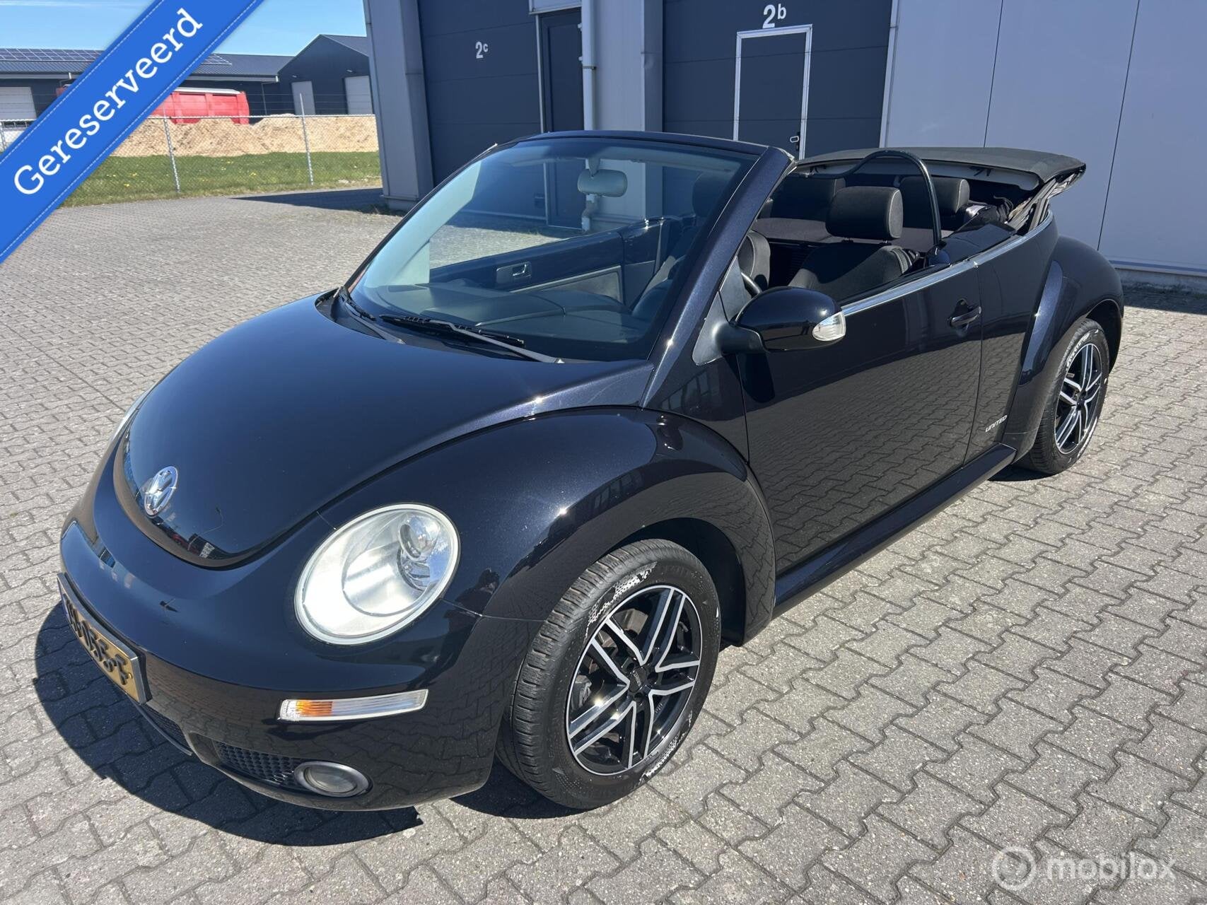 Volkswagen New Beetle Cabriolet 1.6 Highline, Gebruikt, Beetle (Kever), 4 cilinders, 4 stoelen