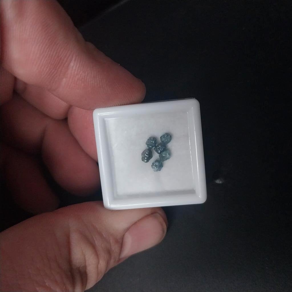1ct 6 mooie ruwe blauwe diamanten, Sieraden, Tassen en Uiterlijk, Edelstenen, Ophalen of Verzenden, Zo goed als nieuw