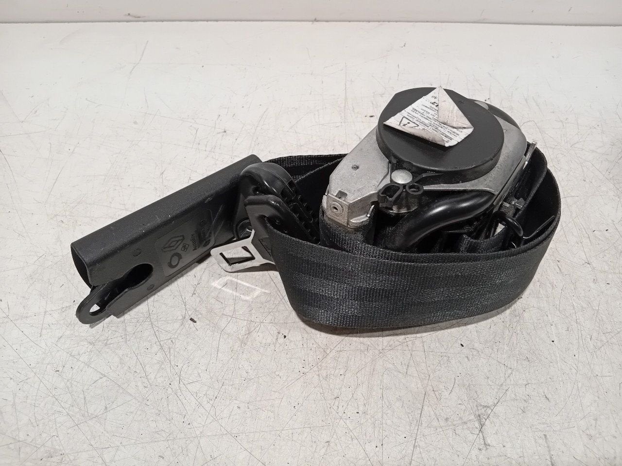 Veiligheidsgordel links voor Renault Clio, Onderdelen@venauto.nl, Van der Ven Autorecycling B.V., Gebruikt, Ettenseweg 76, 4706 PB Roosendaal, The Netherlands