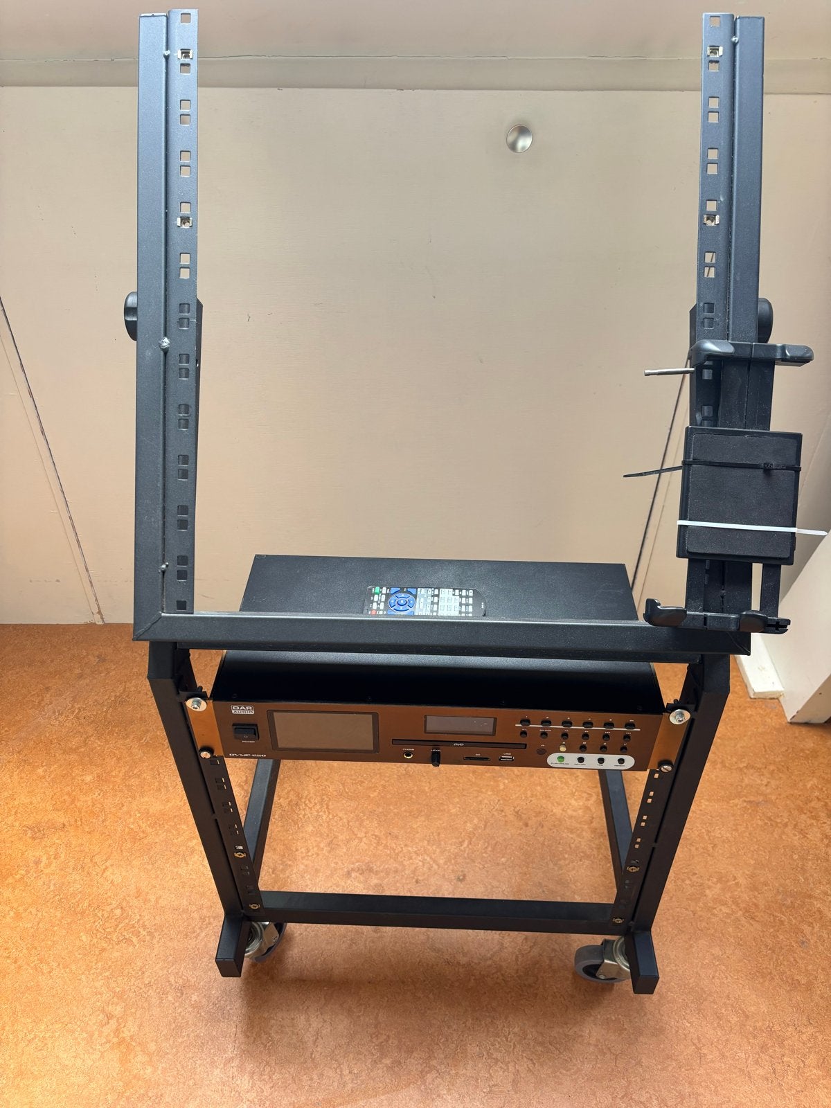 Professionele 19-inch Rack Trolley zonder Apparatuur, Ophalen, Gebruikt, Audio