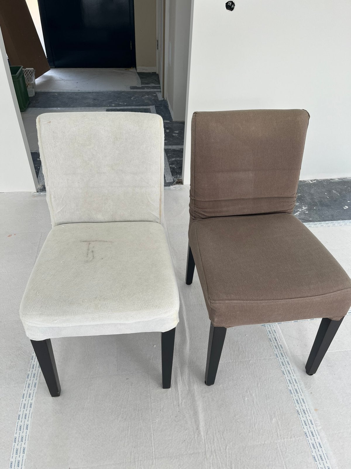 Eetkamer 4 stoelen van de Toren in Breda!  hoezen in Taupe, Ophalen, Zo goed als nieuw, Overige kleuren, Vijf, Zes of meer stoelen