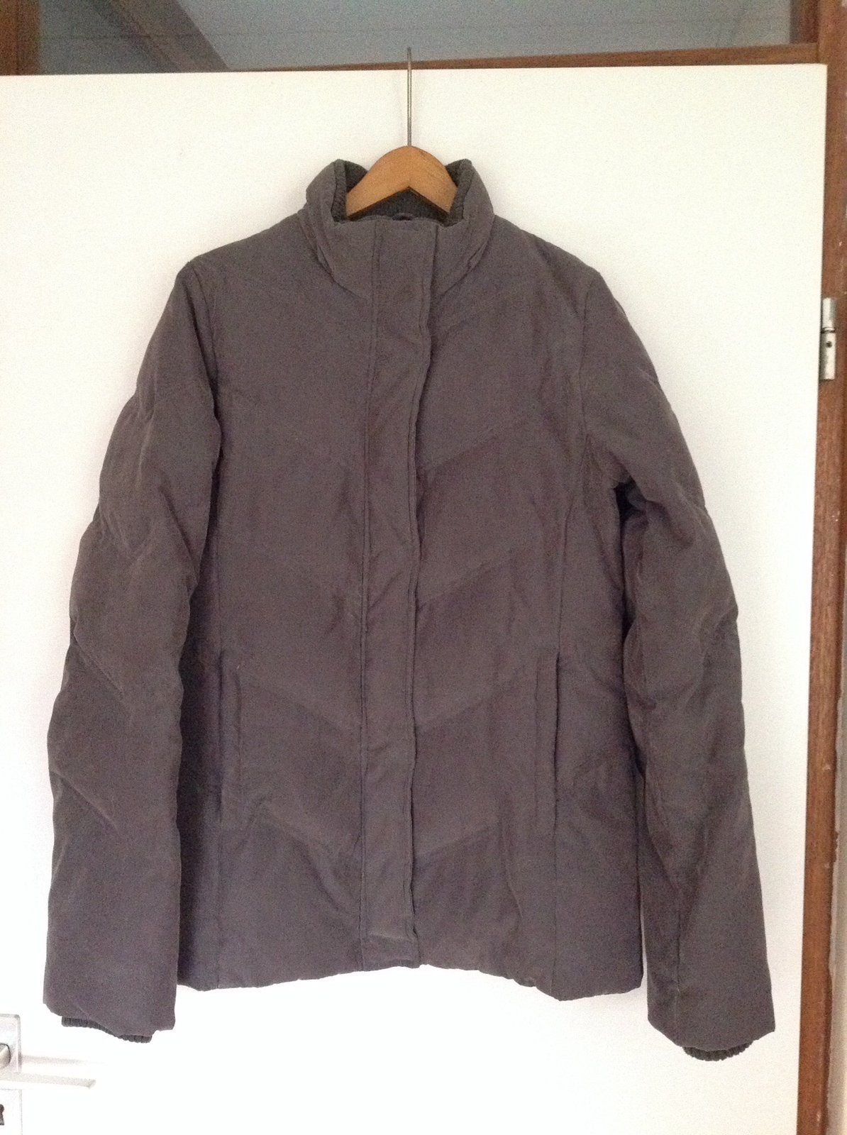 Donsgevoerd bruin jack, afneembare capuchon,mt.S, Sutherland, Sutherland, Bruin, Ophalen of Verzenden, Maat 36 (S)