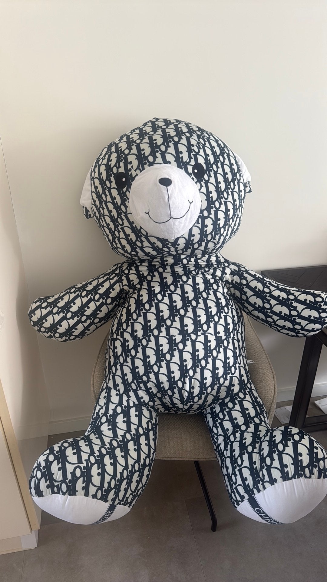 Grote knuffelbeer met dior logo, Ophalen, Zo goed als nieuw, Beer, Groot (groter dan 80 cm)